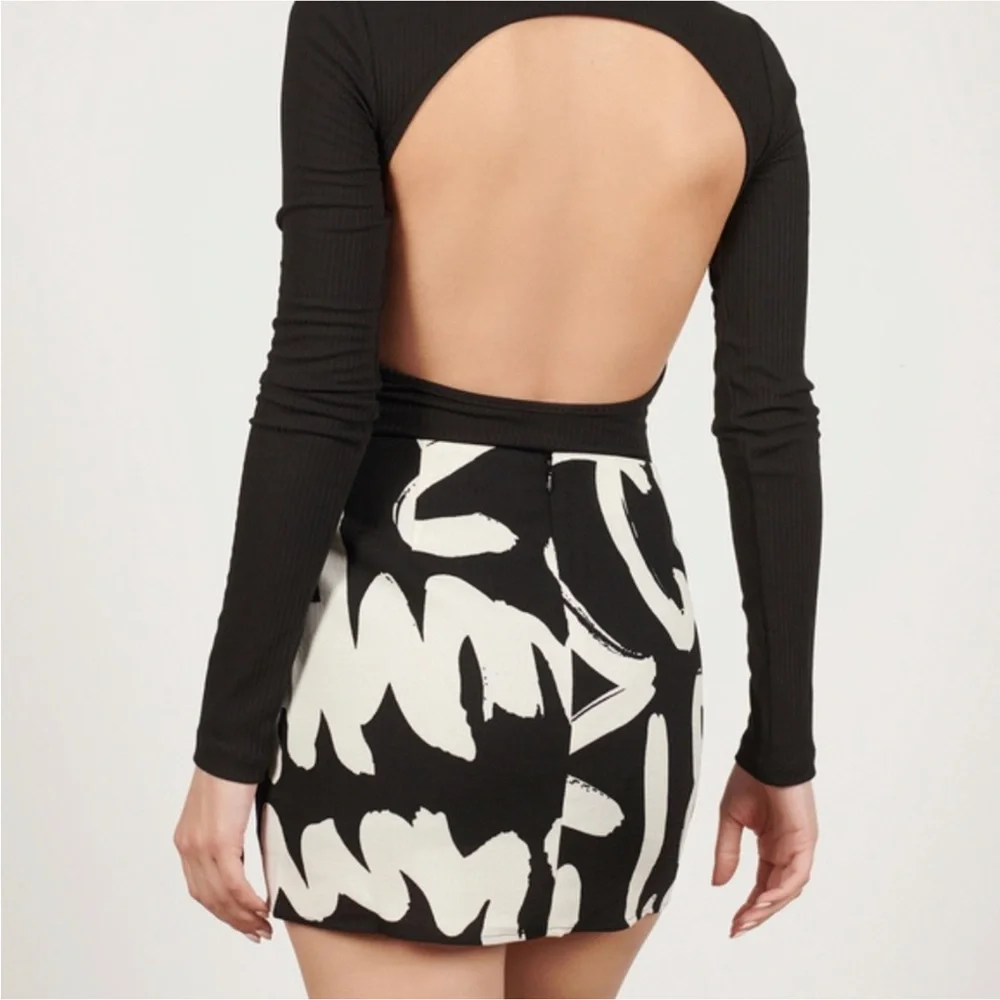 TOBI Graphic Print Blue, Black & White Mini Skirt Size XS NWT - Picture 4 of 8